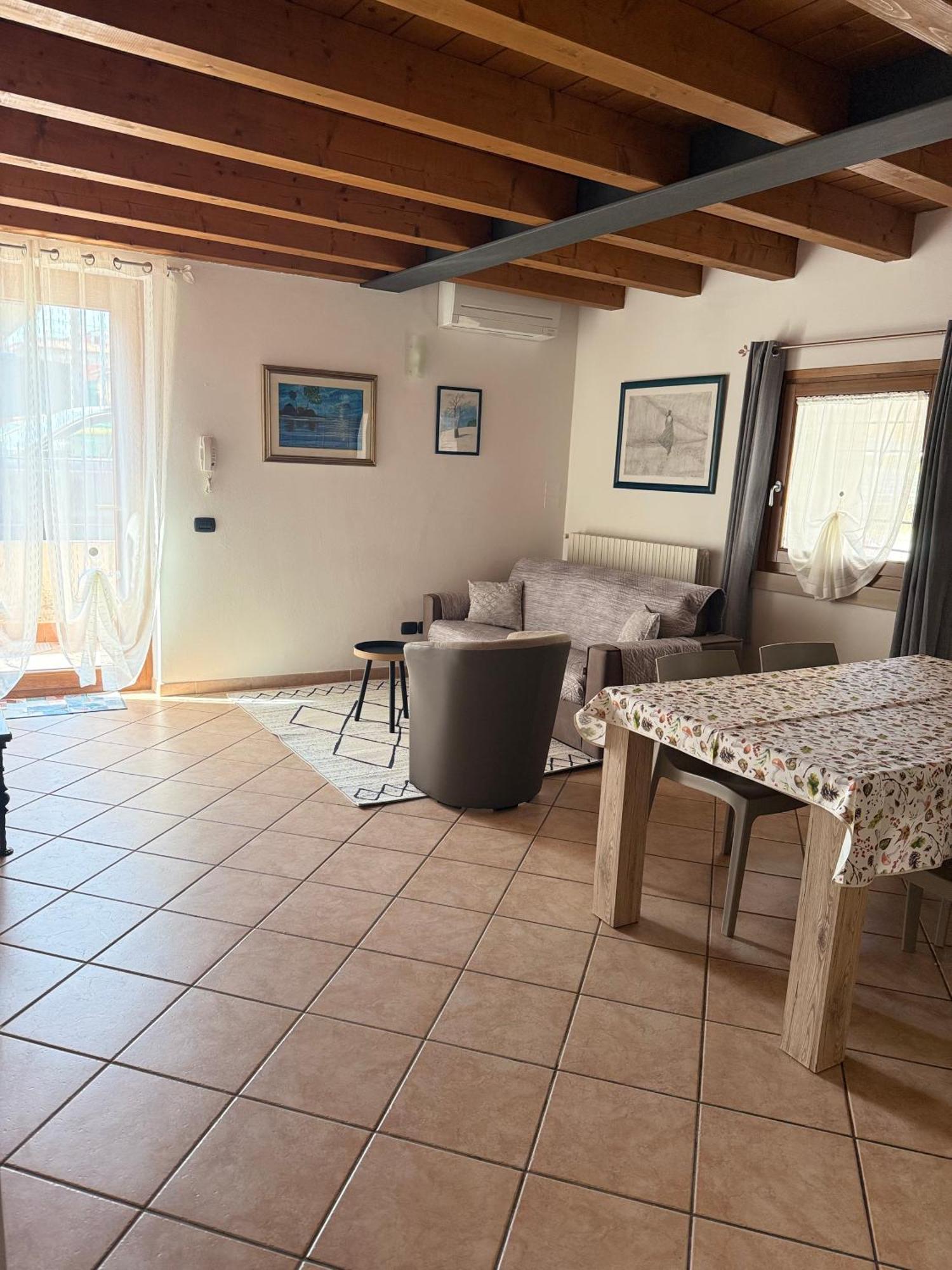 Ely Hause Apartment Calmasino Luaran gambar